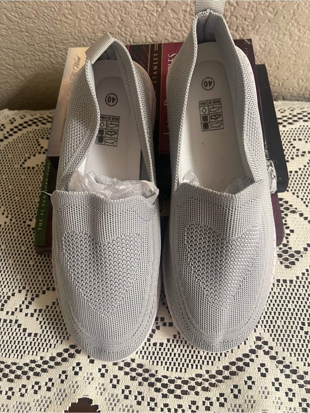 Hoshose New Flat Slip On Heather Gray Woven/Knit Patterns White Sole Sz 40/8.5